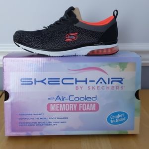 NIB. Women's Skechers Skech-Edge #104026BKCL